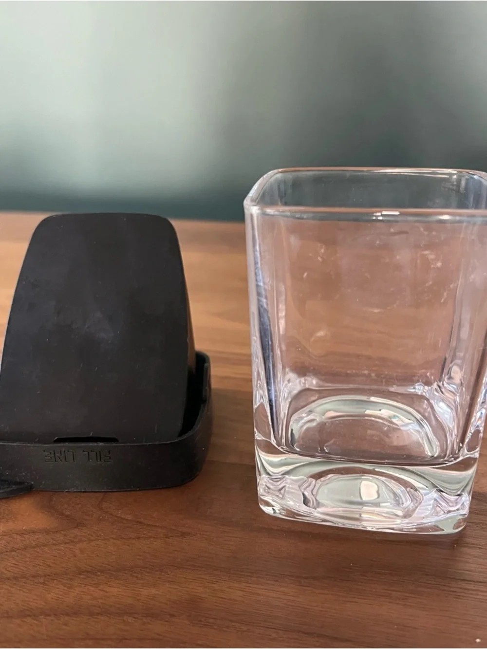 Corkcicle‎ Black Silicone Glass Whiskey Ice Wedge Mold Barware Cocktail Supplies